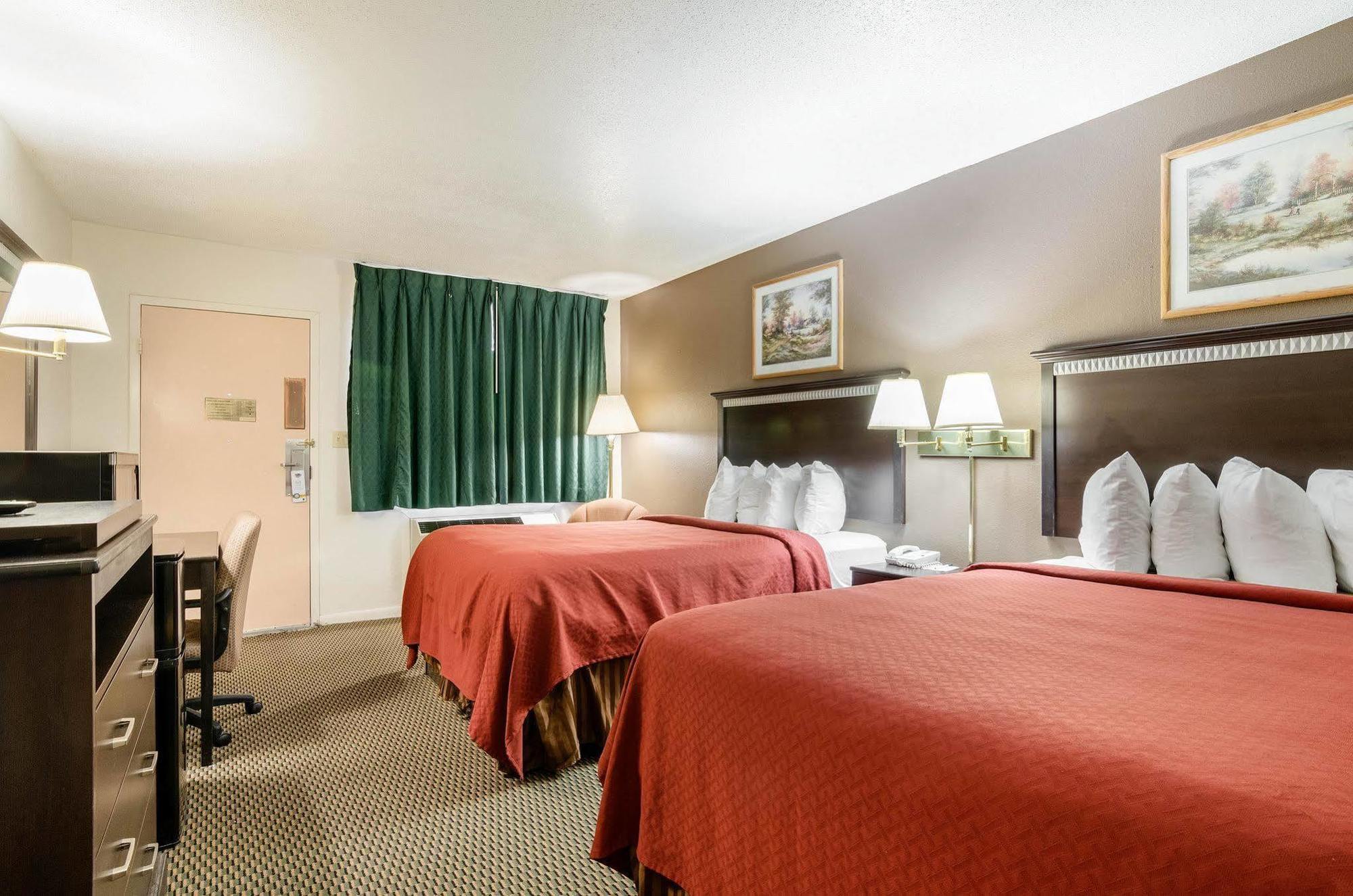 Colby Inn And Suites Exterior foto